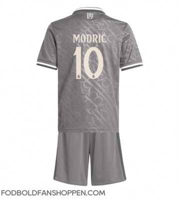 Real Madrid Luka Modric #10 Tredjetrøje Børn 2024-25 Kortærmet (+ Korte bukser)